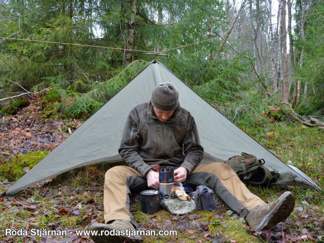 MFH Tarp Ultralätt 2X3M Röda Stjärnan Allt inom airsoft MFH Tarp Ultralätt 2X3M Röda Stjärnan Allt inom airsoft