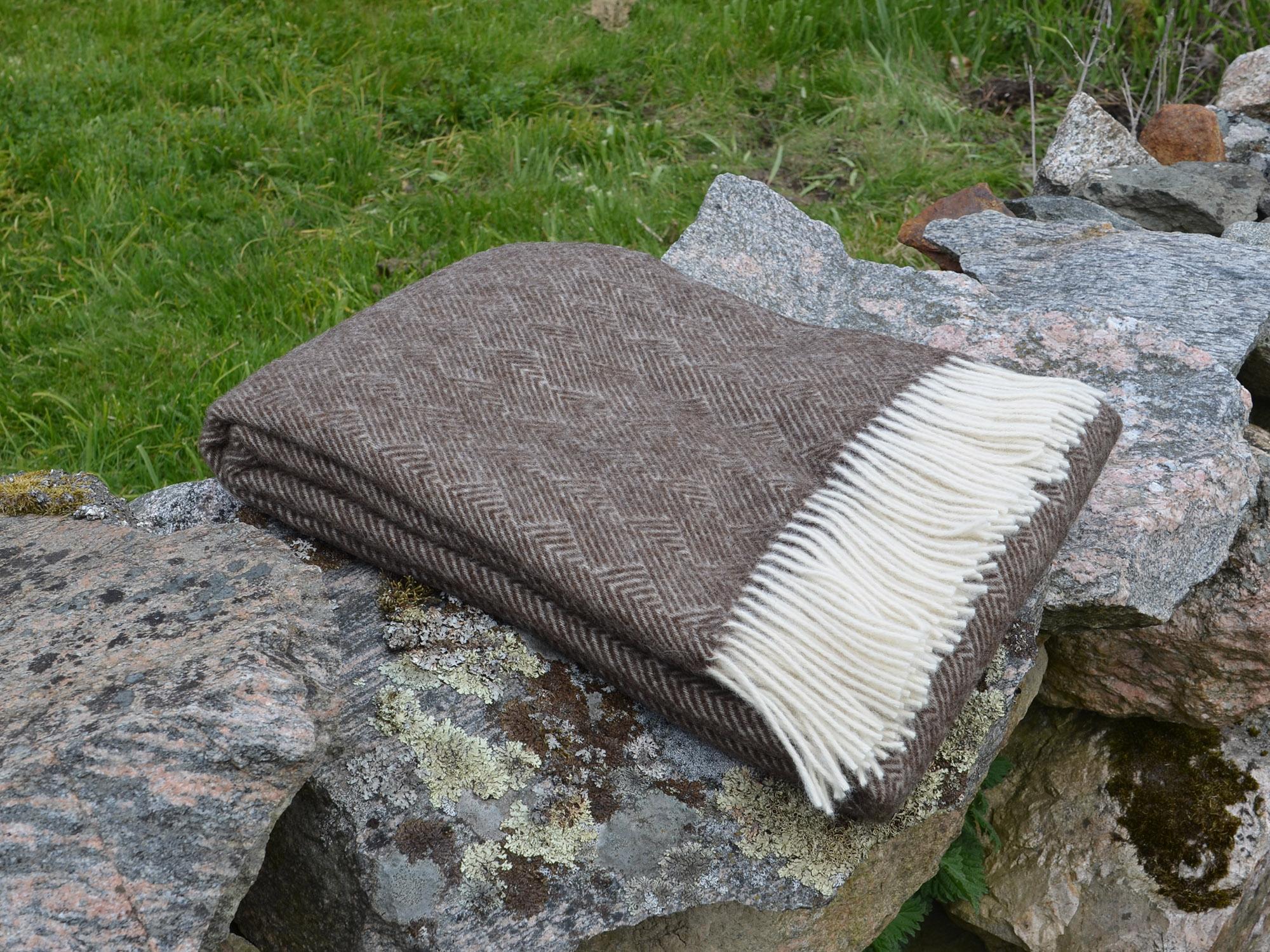 Product Image for Wool blanket Ontario Chocolate Chip