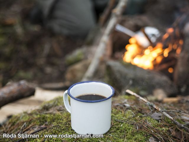 Enamel mug 300 ml white and blue mugs and bottles