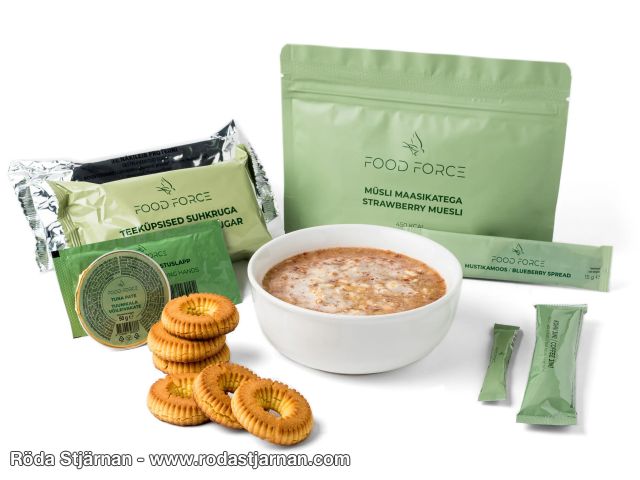 Food Force Complete breakfast Strawberry muesli with accessories meals and snacks