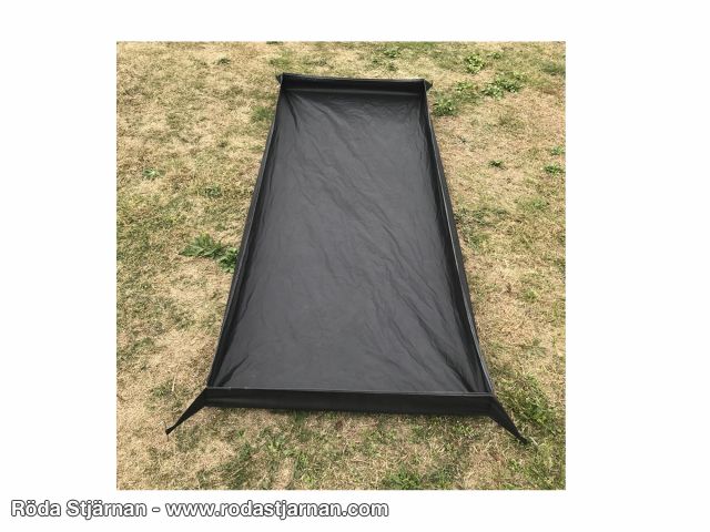 Place mat with edge tarps and wind protection